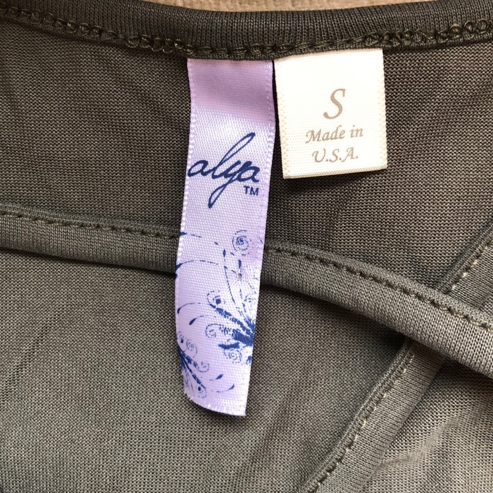 Blouse - Picture 2 of 5